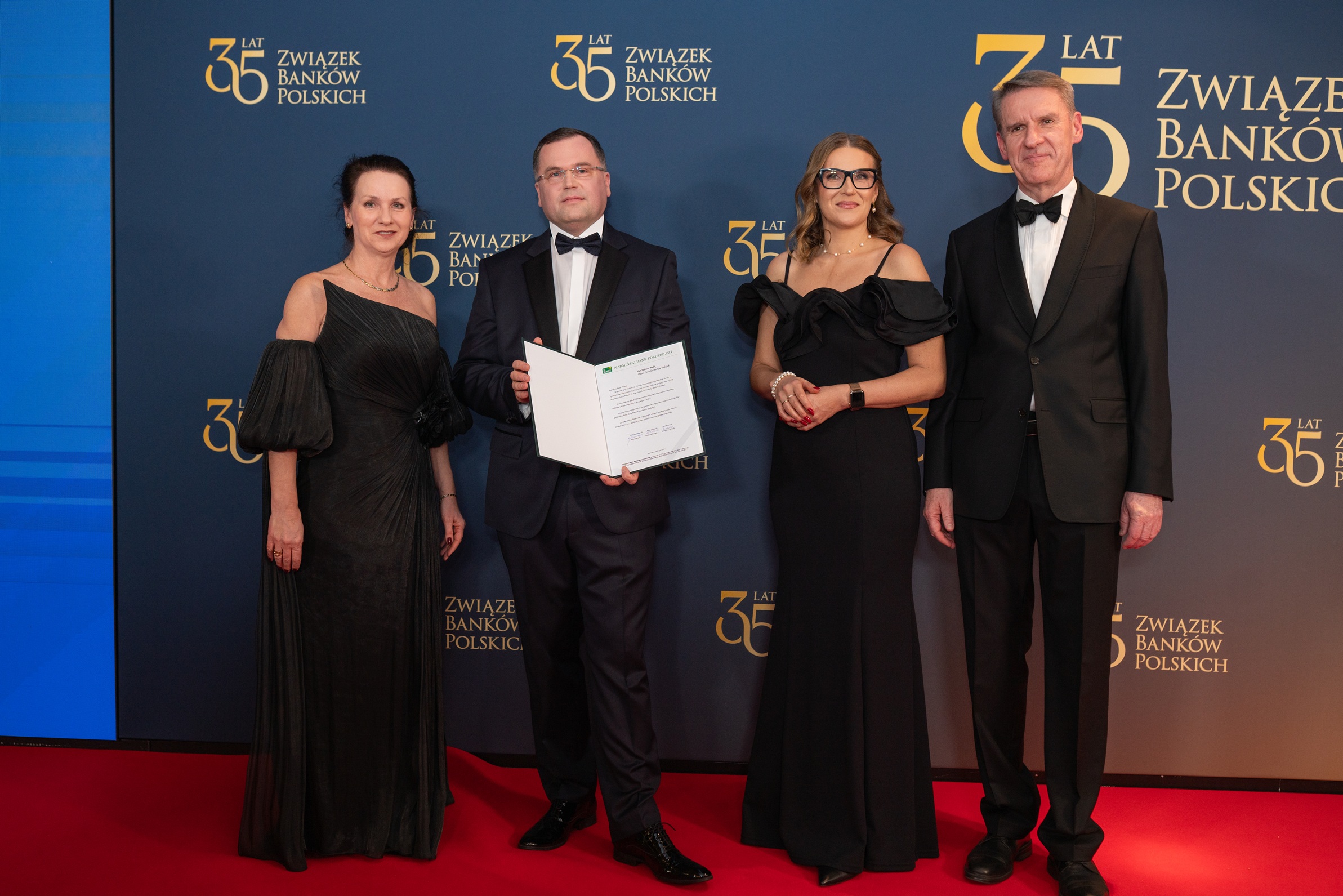 Prezes Katarzyna Siemaszko i Zarząd ZBP