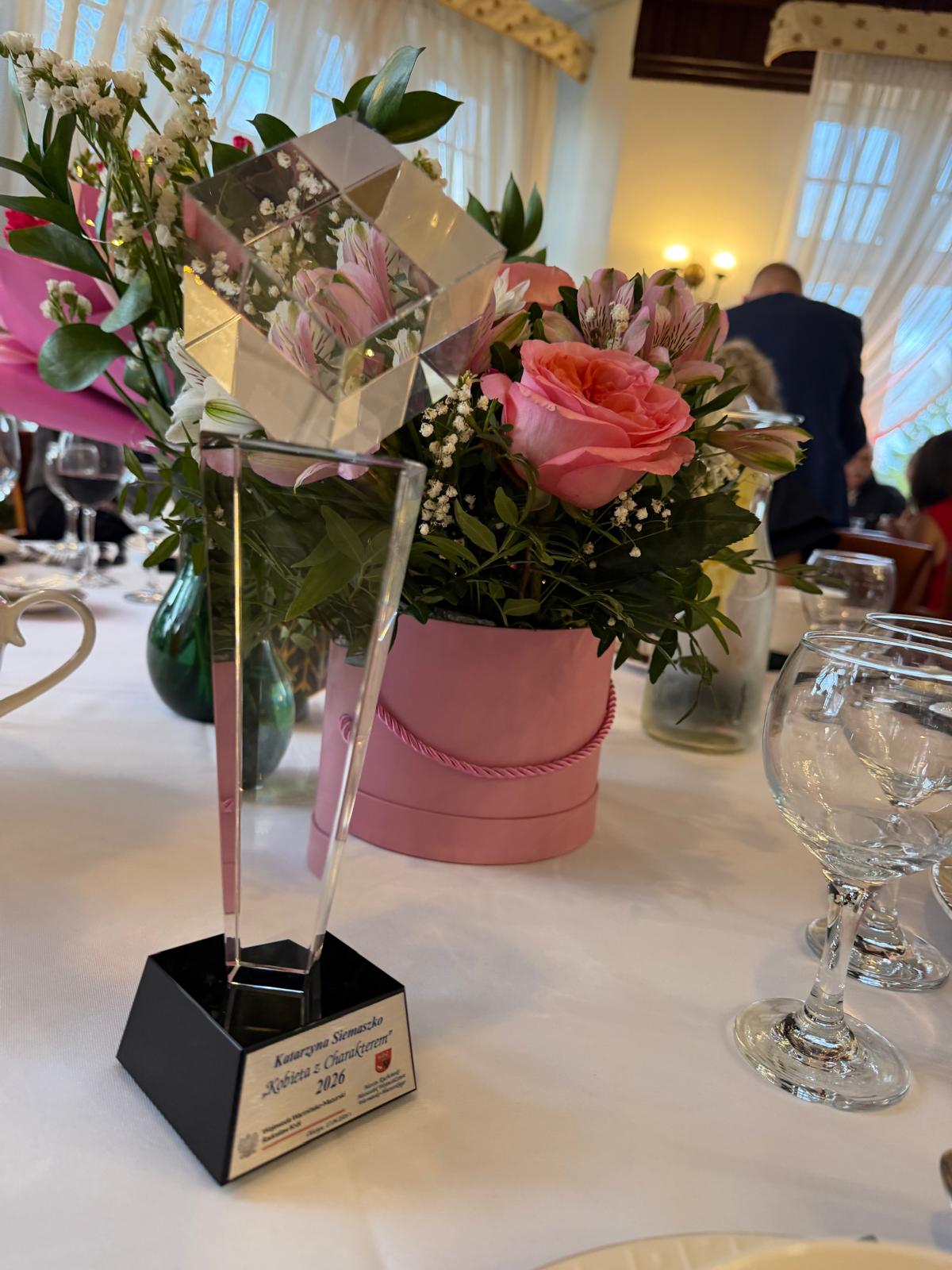 Statuetka kryształowa dla Katarzyny Siemaszko