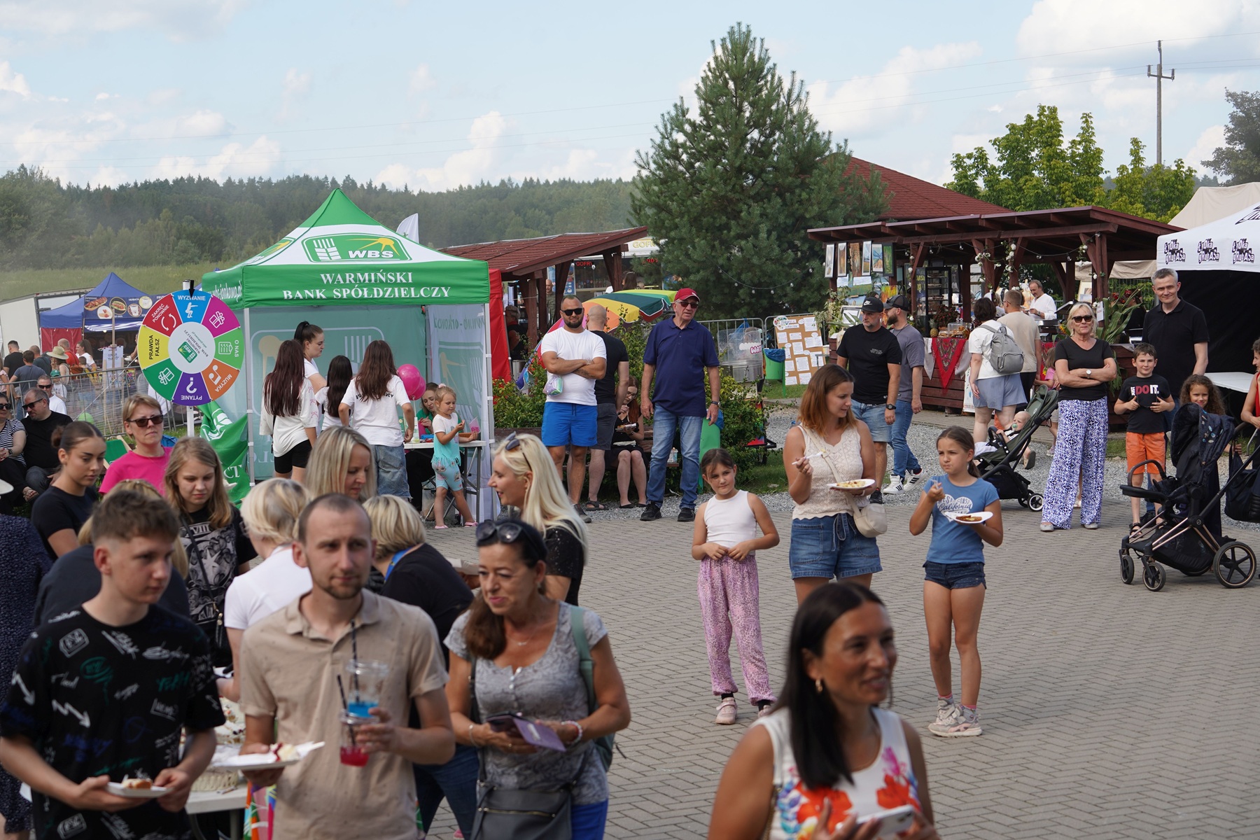 Ludzie uczestniczący w imprezie