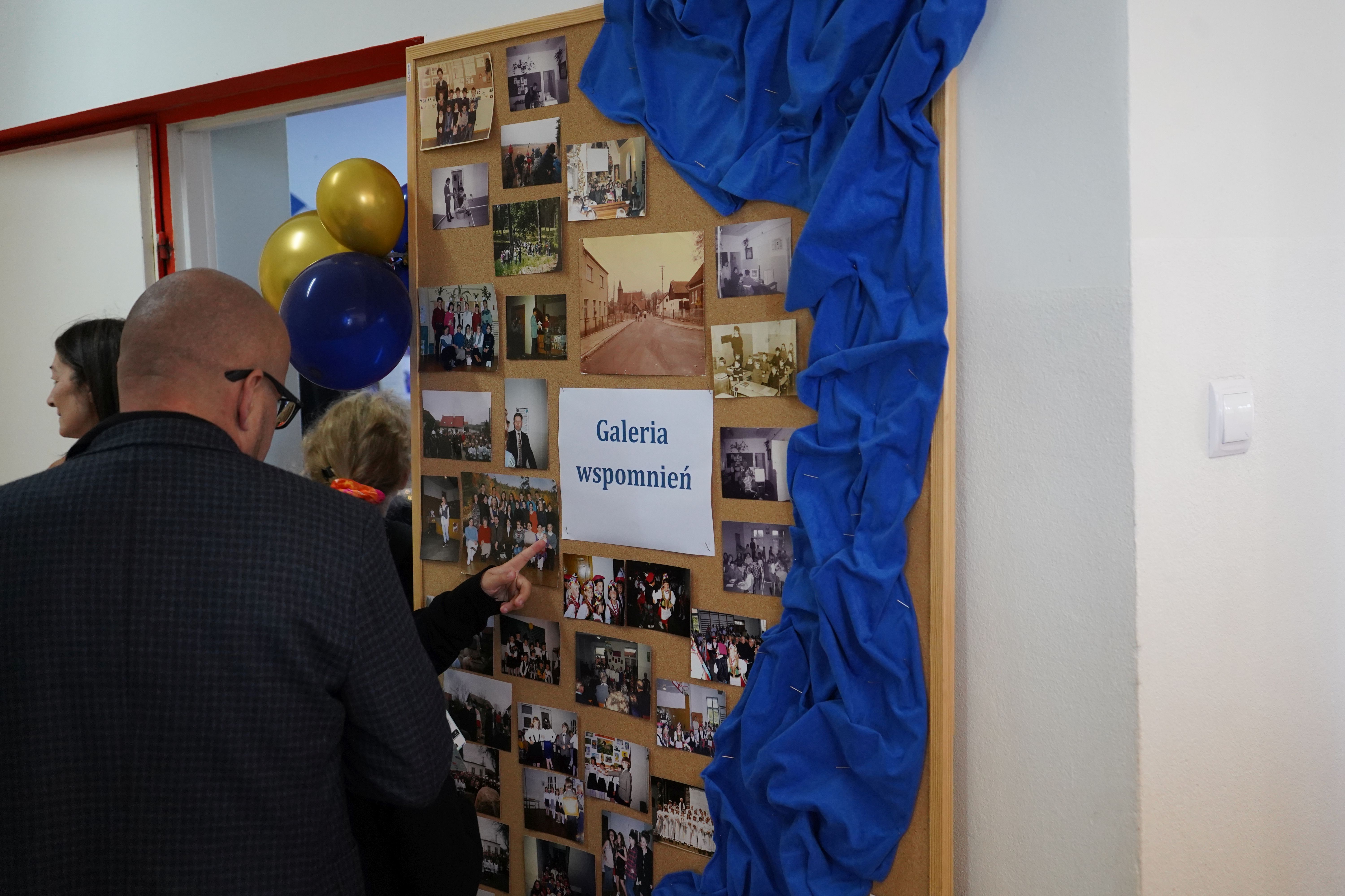 galeria wspomnień - tablica zdjęciami