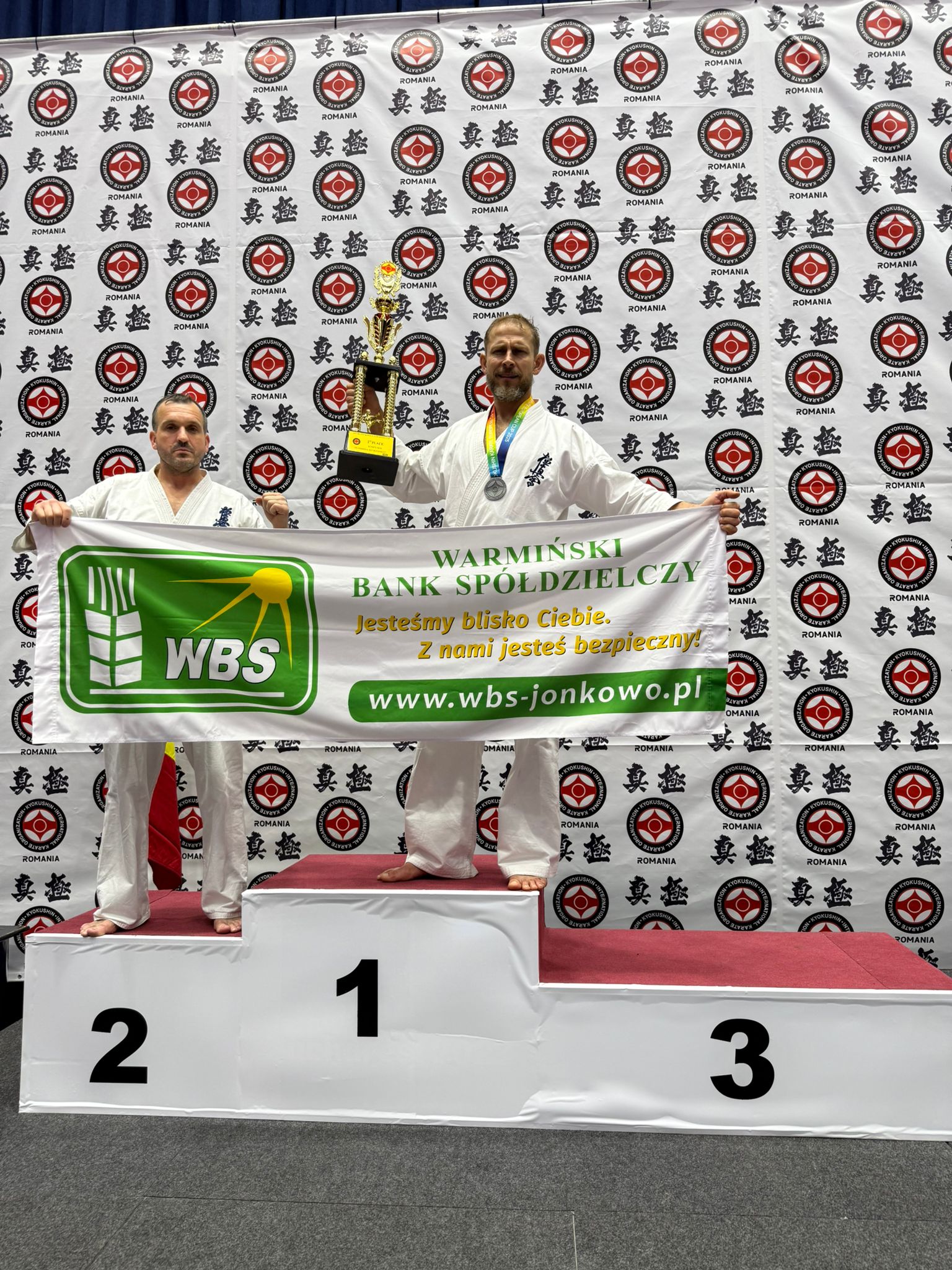 Zdjęcie naszych zawodników na podium