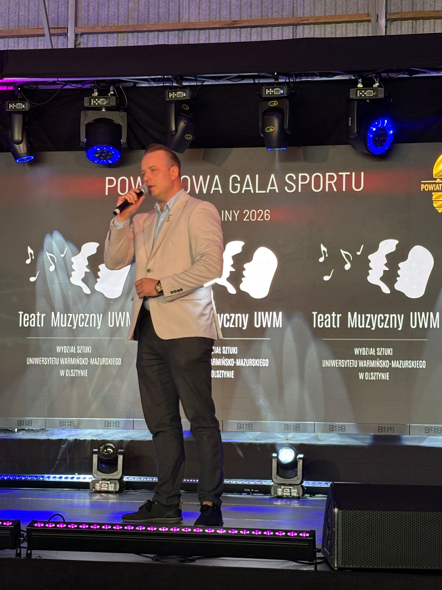 Zdjęcie pionowe z gali