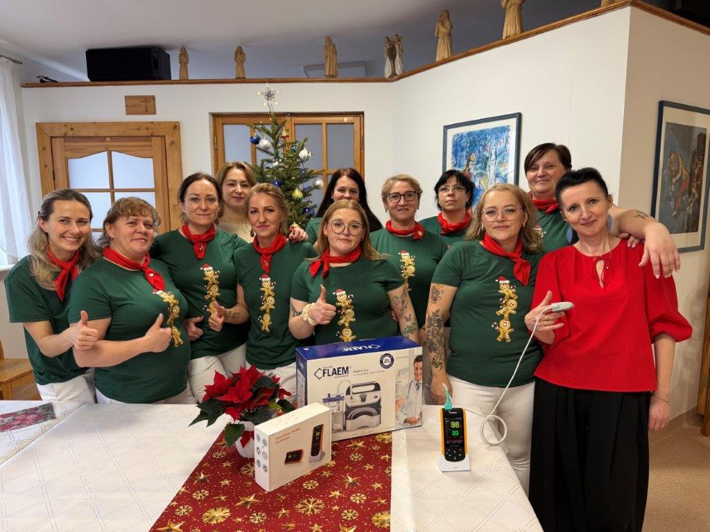 Zdjęcie podopiecznych z prezentami